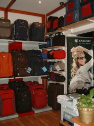 Carlton bőröndök, bőrönd szettek márkaboltja, vásároljon üzletünkben!